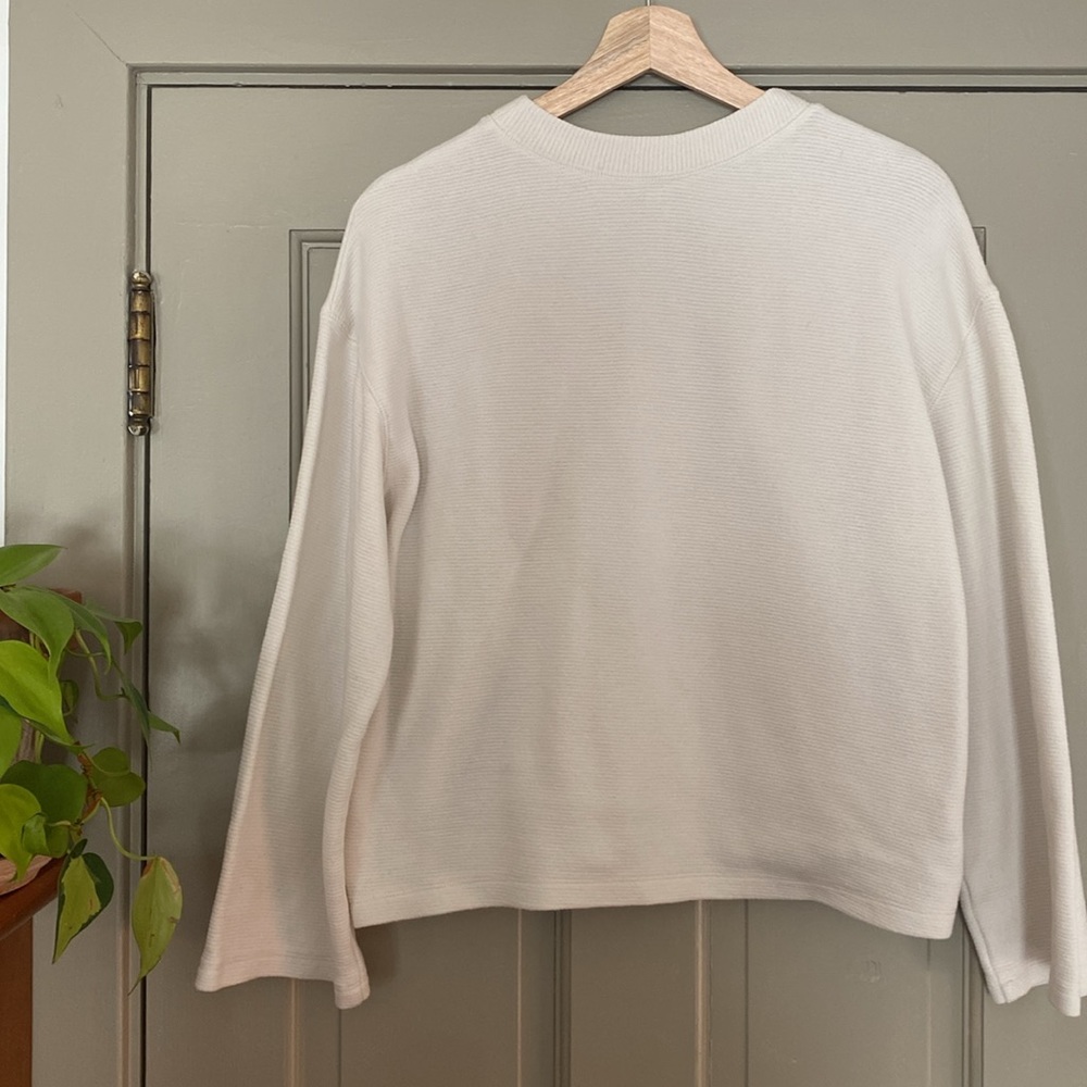 White pullover - Picture 5 of 5